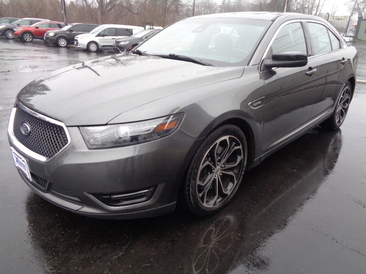 Ford Taurus 4dr Sdn SHO AWD 2015