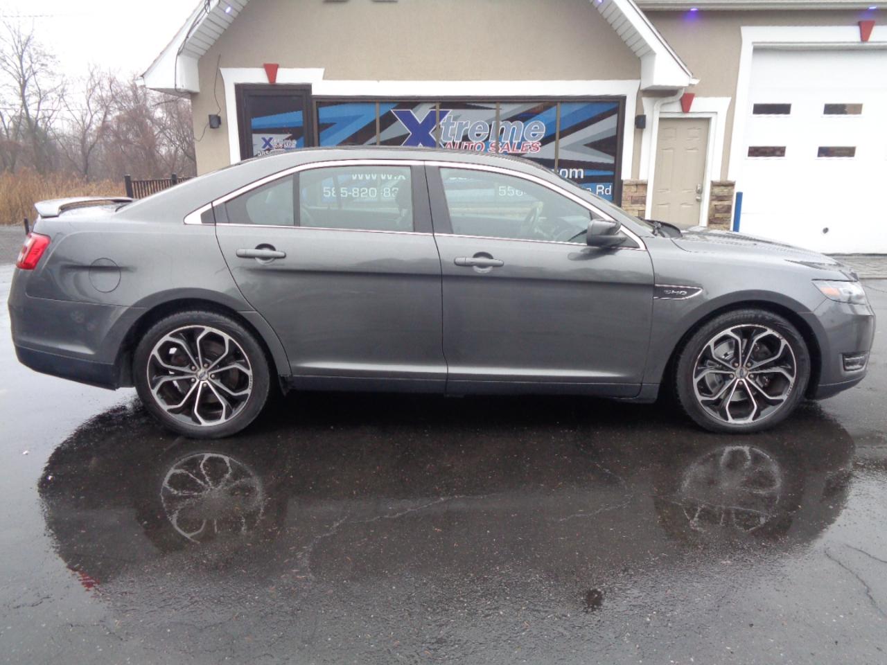 Ford Taurus 4dr Sdn SHO AWD 2015