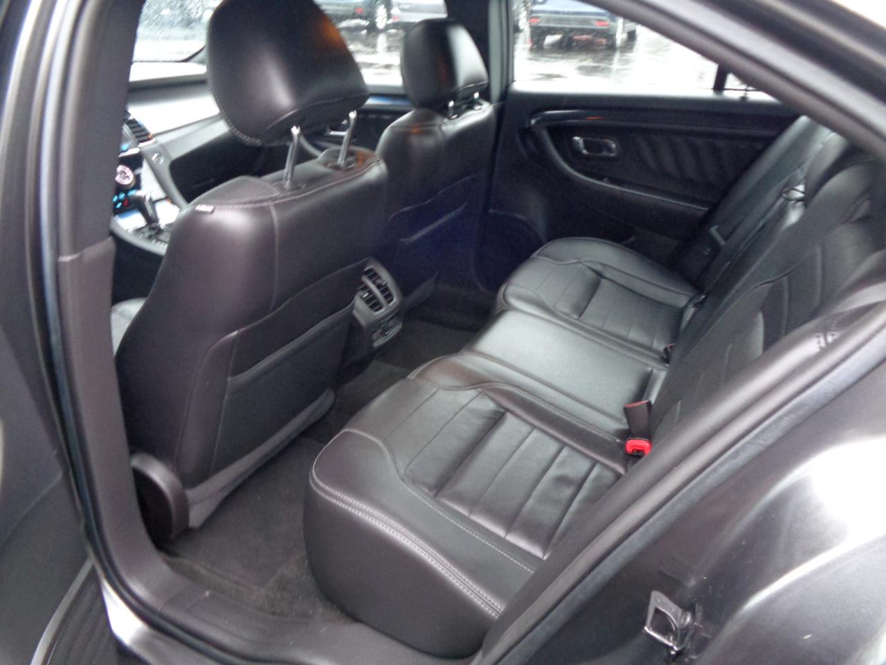 Ford Taurus 4dr Sdn SHO AWD 2015