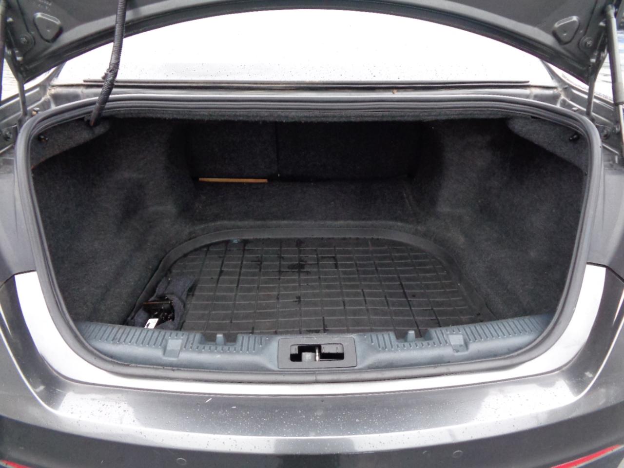 Ford Taurus 4dr Sdn SHO AWD 2015