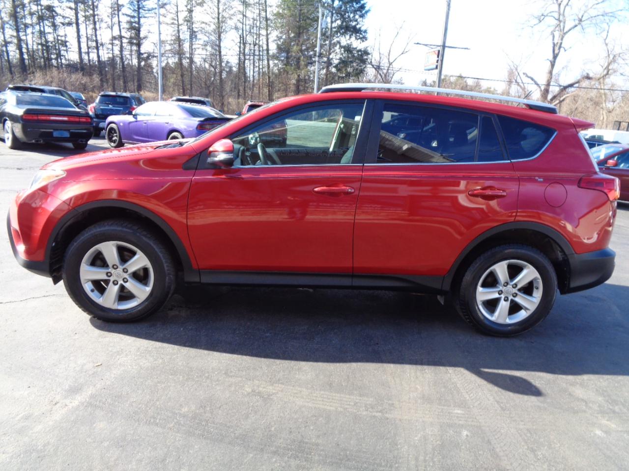 Toyota RAV4 AWD 4dr XLE (Natl) 2013