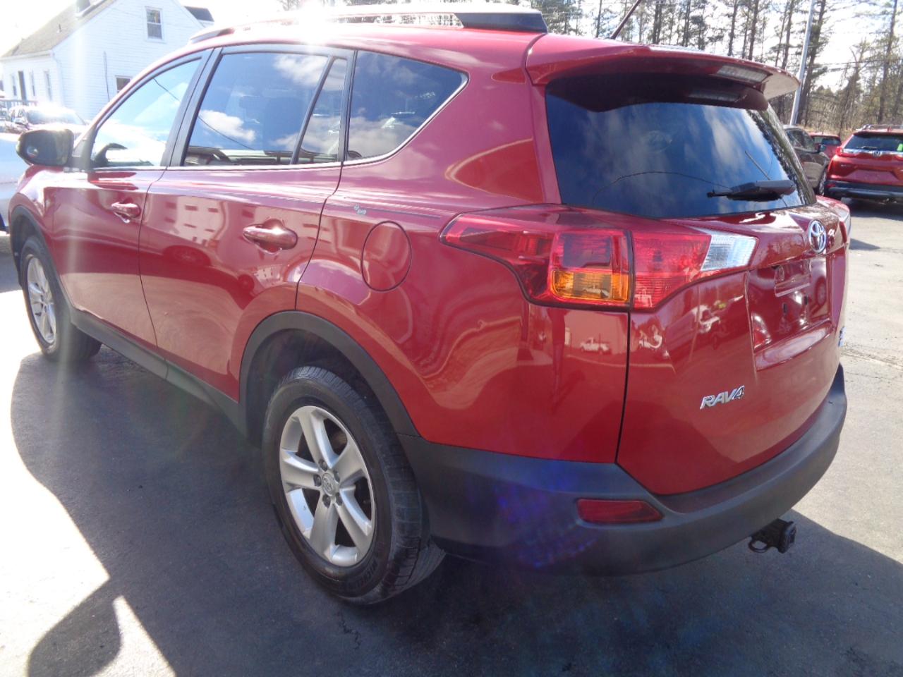 Toyota RAV4 AWD 4dr XLE (Natl) 2013