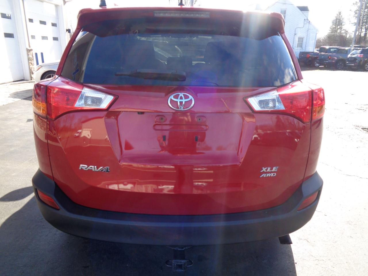 Toyota RAV4 AWD 4dr XLE (Natl) 2013