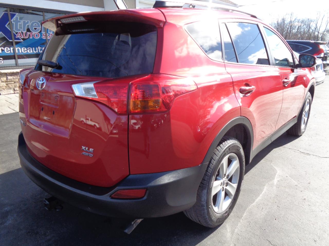 Toyota RAV4 AWD 4dr XLE (Natl) 2013