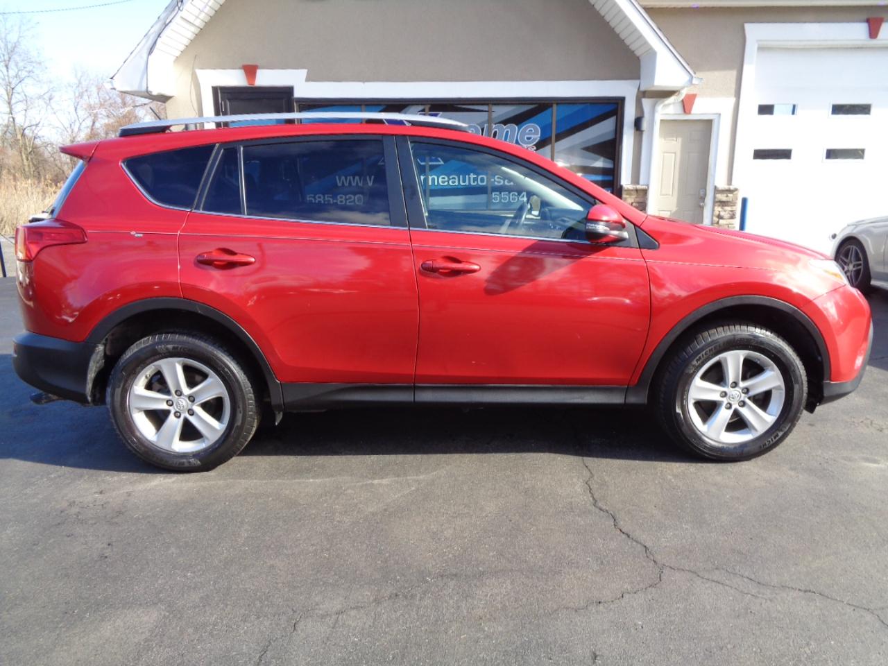 Toyota RAV4 AWD 4dr XLE (Natl) 2013