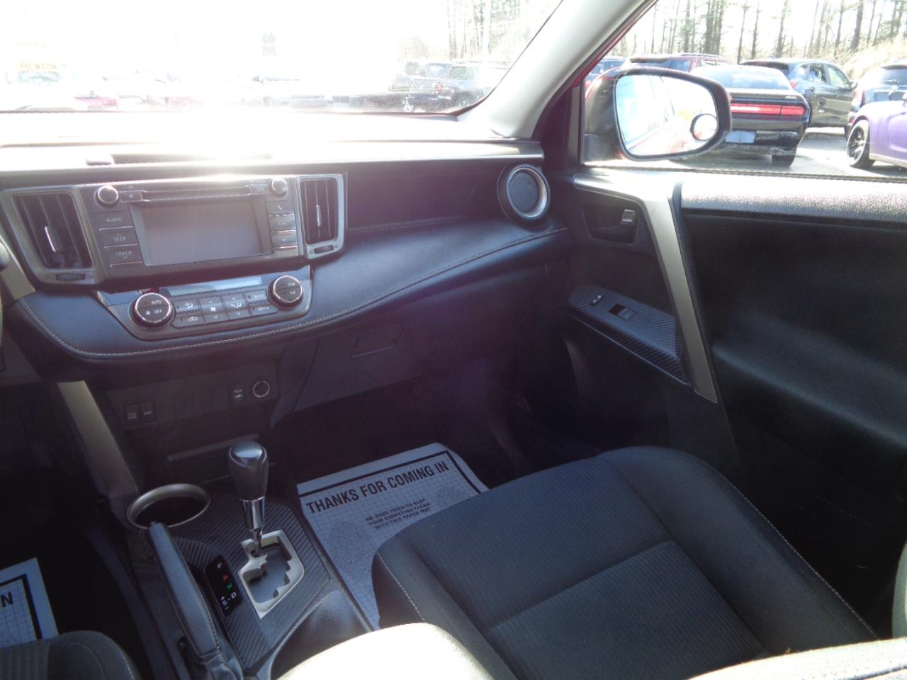 Toyota RAV4 AWD 4dr XLE (Natl) 2013