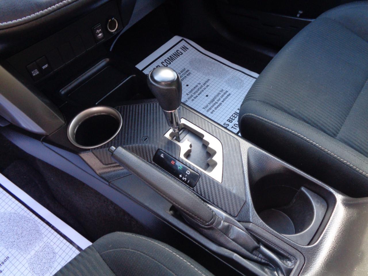 Toyota RAV4 AWD 4dr XLE (Natl) 2013