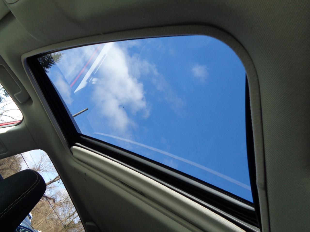 Toyota RAV4 AWD 4dr XLE (Natl) 2013