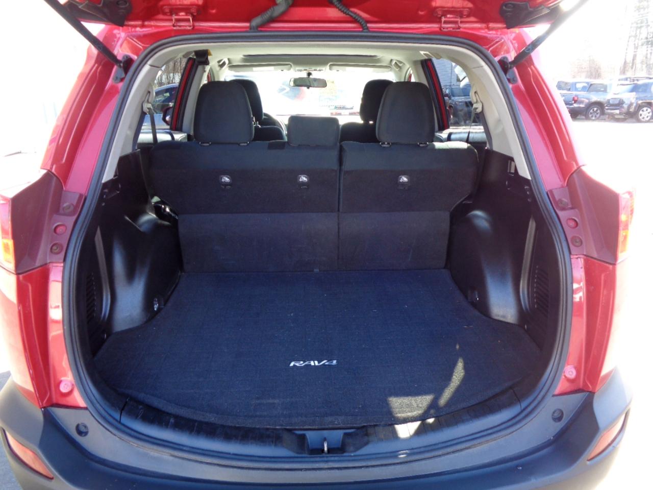 Toyota RAV4 AWD 4dr XLE (Natl) 2013