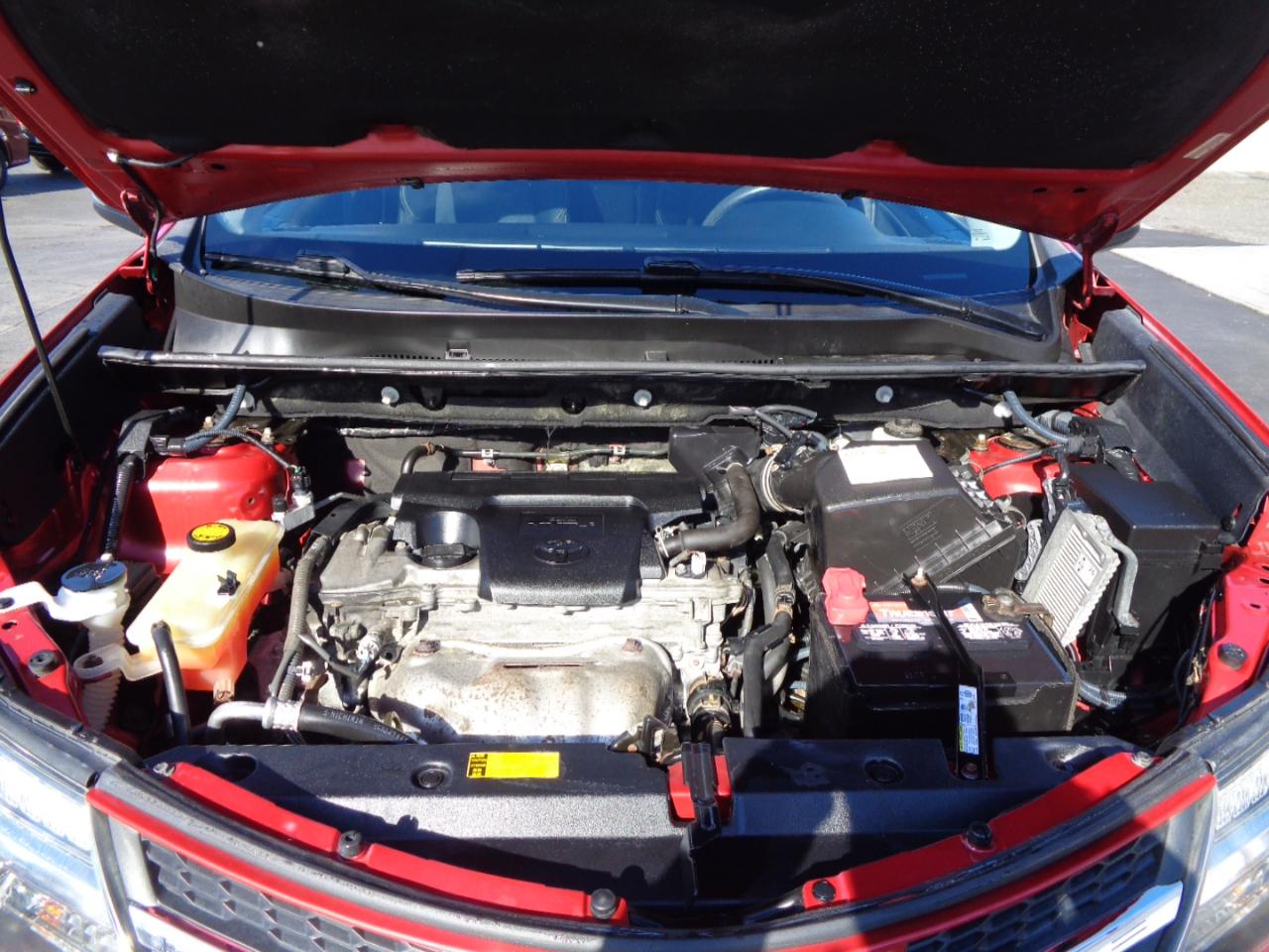 Toyota RAV4 AWD 4dr XLE (Natl) 2013