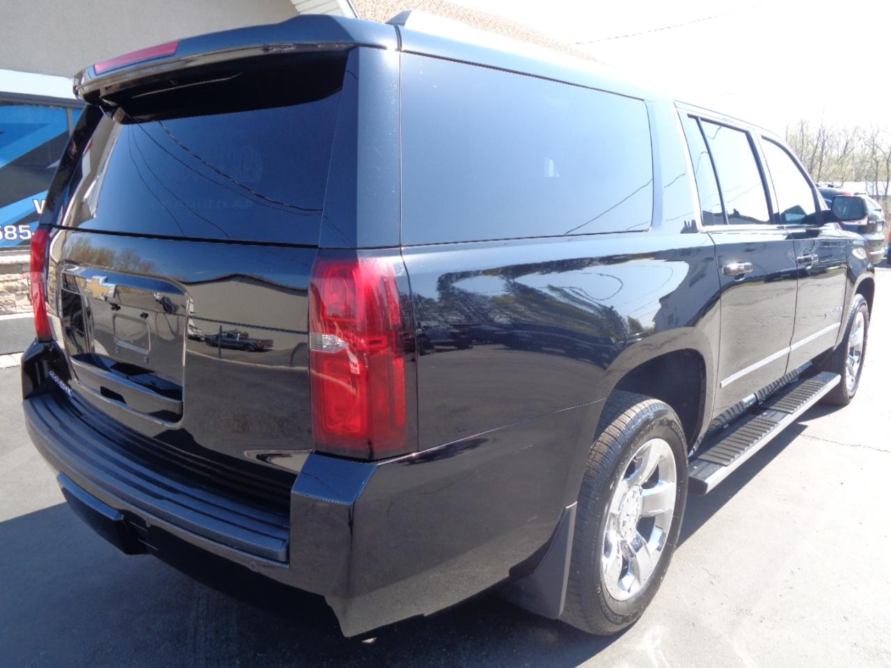 Chevrolet Suburban 4WD 4dr 1500 LT 2016