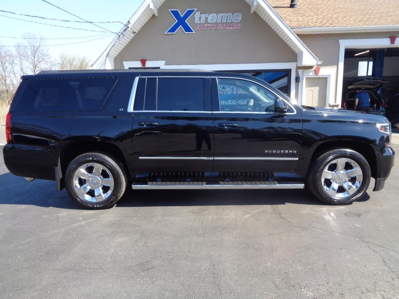 Chevrolet Suburban 4WD 4dr 1500 LT 2016