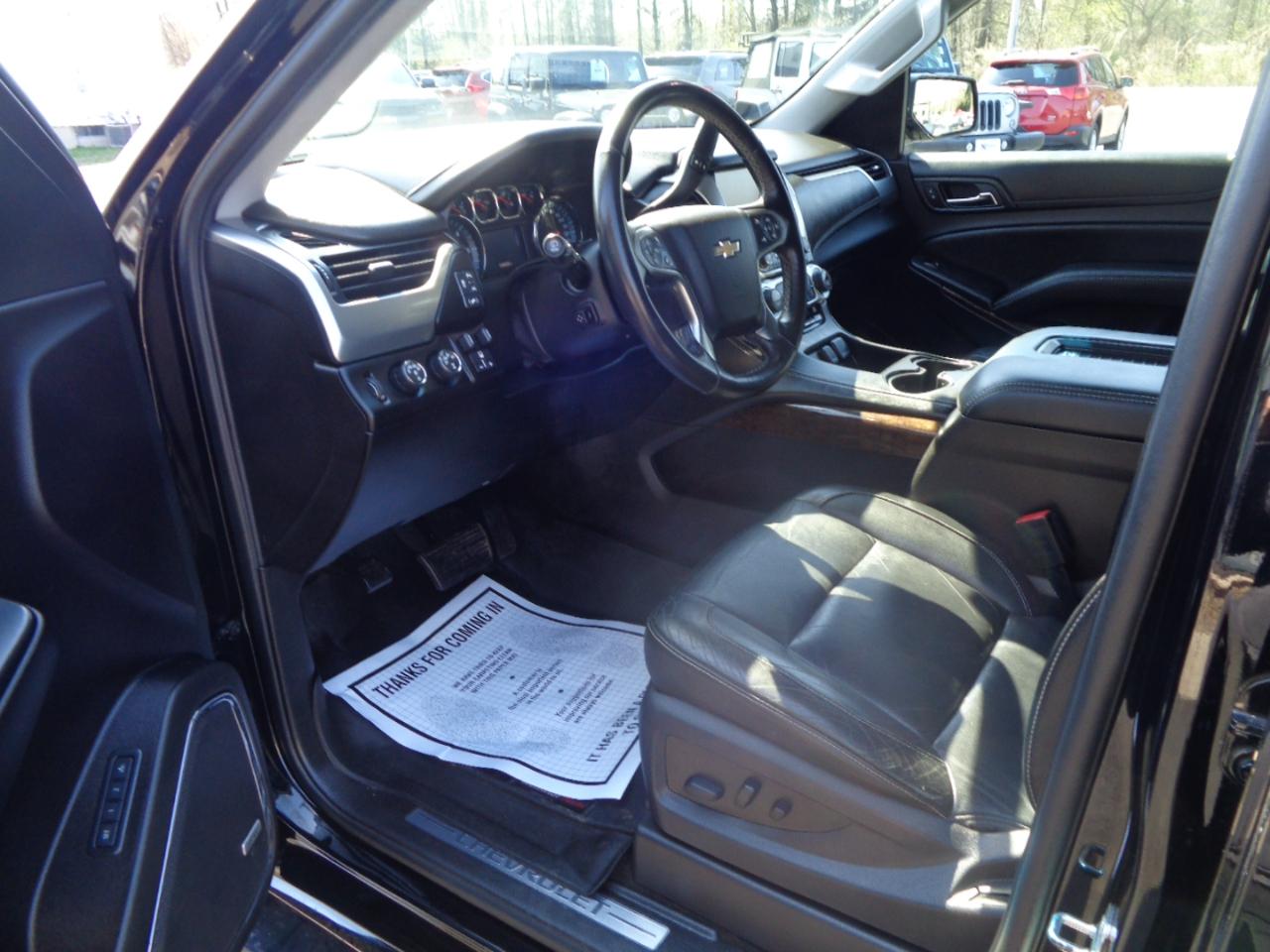 Chevrolet Suburban 4WD 4dr 1500 LT 2016