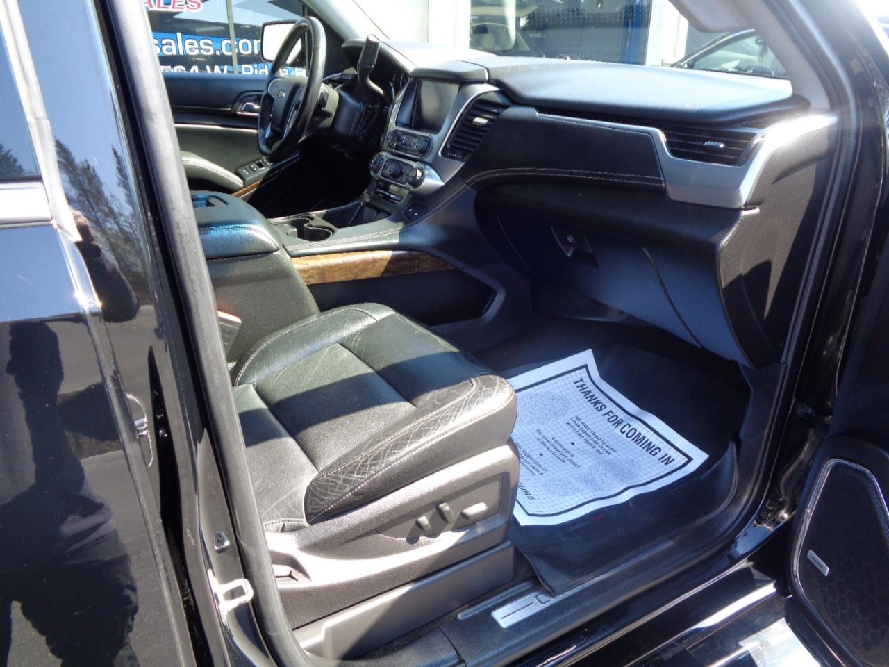 Chevrolet Suburban 4WD 4dr 1500 LT 2016