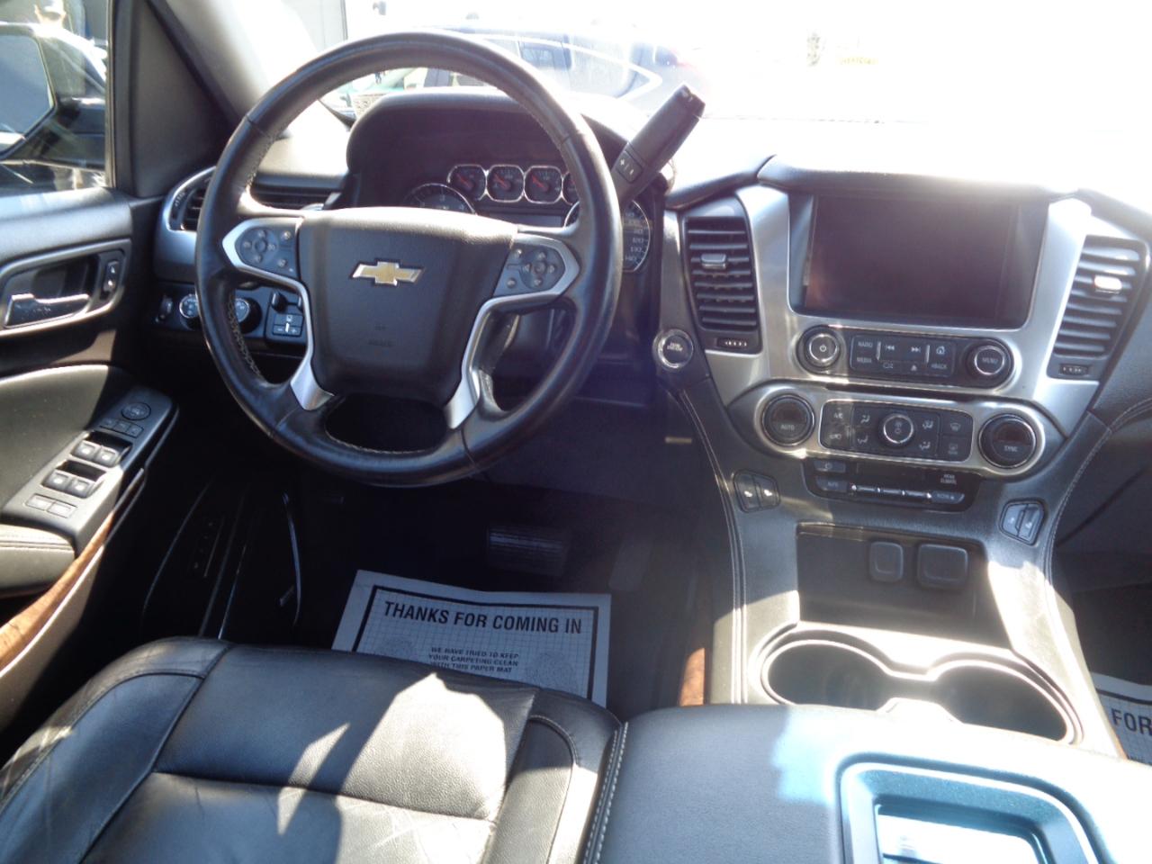 Chevrolet Suburban 4WD 4dr 1500 LT 2016