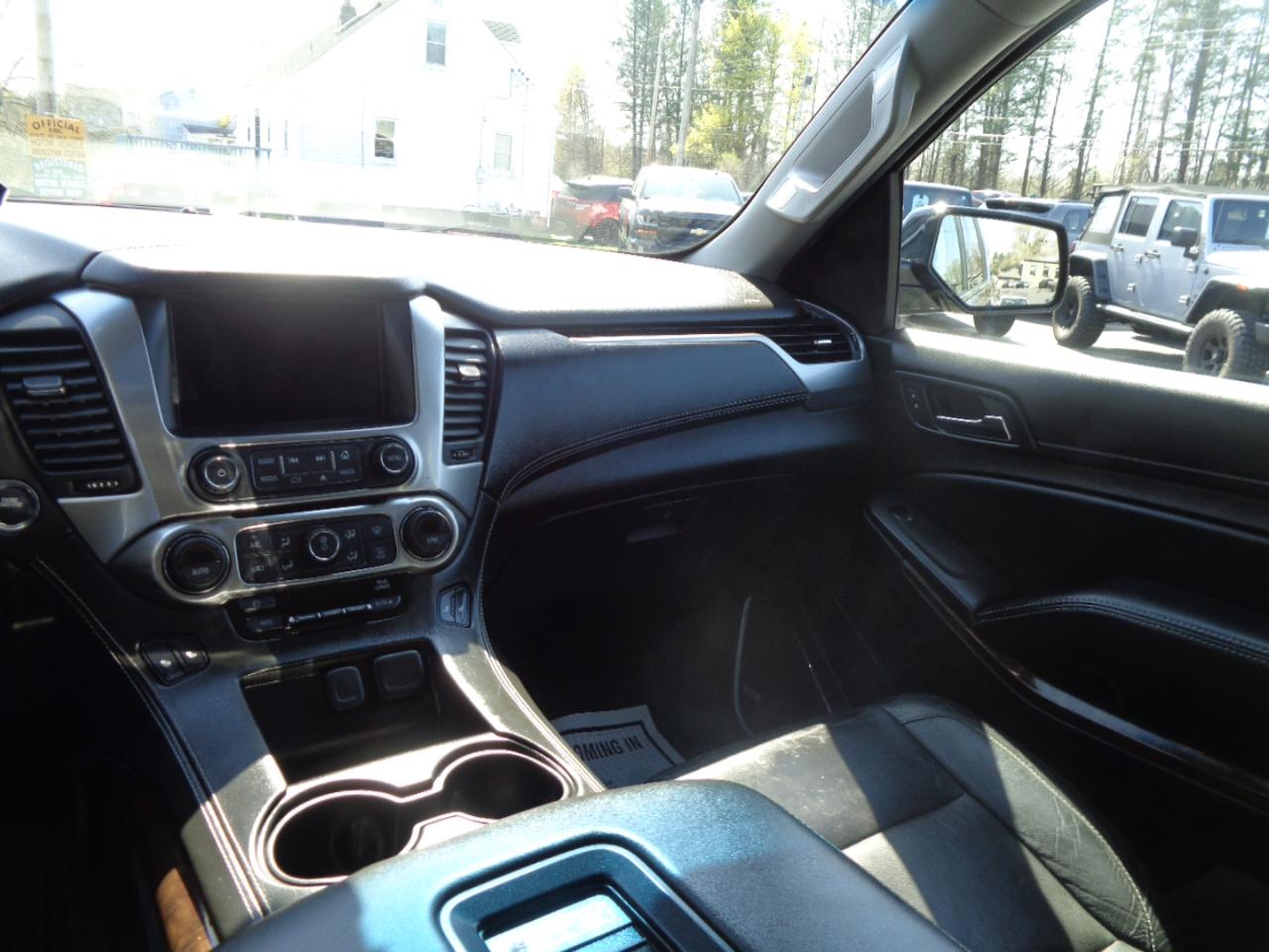 Chevrolet Suburban 4WD 4dr 1500 LT 2016