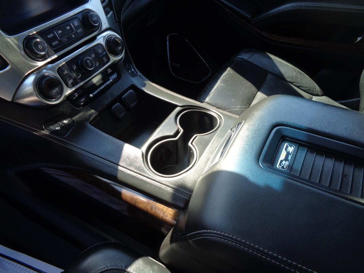 Chevrolet Suburban 4WD 4dr 1500 LT 2016