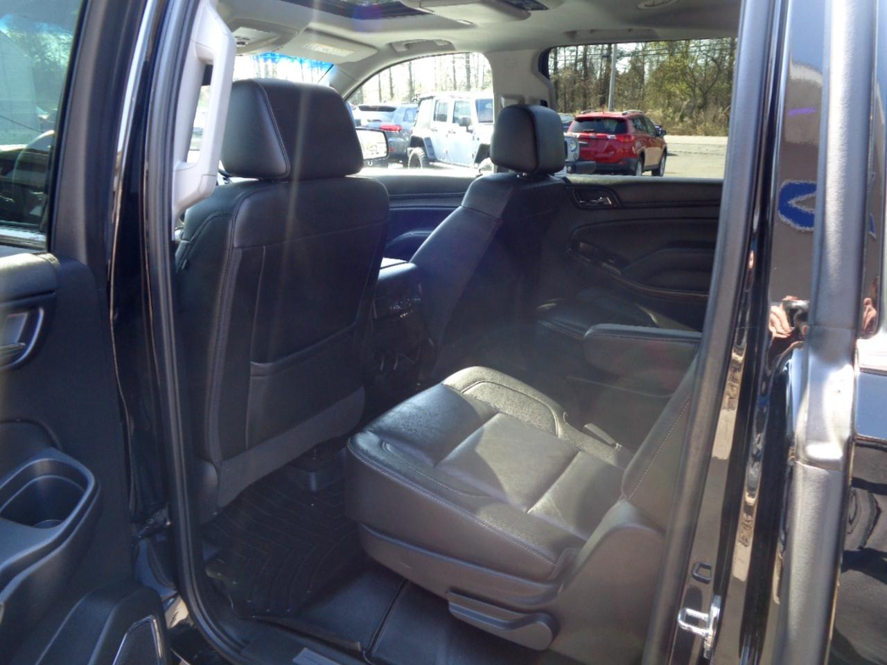 Chevrolet Suburban 4WD 4dr 1500 LT 2016