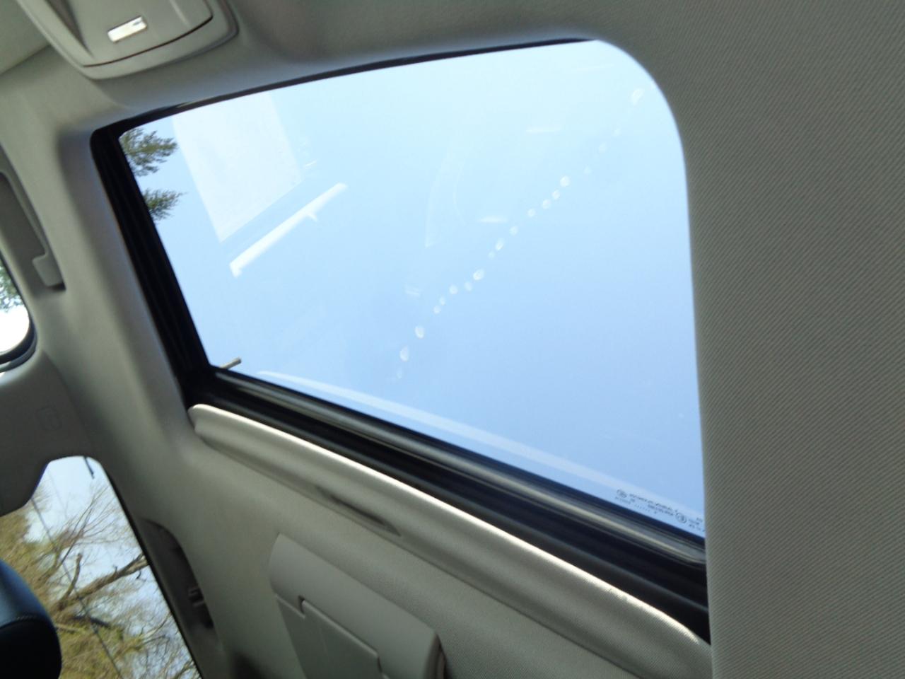 Chevrolet Suburban 4WD 4dr 1500 LT 2016