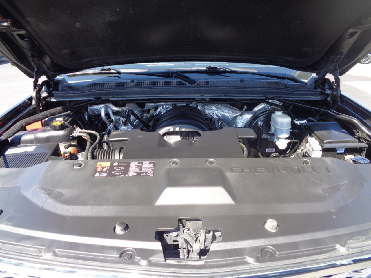 Chevrolet Suburban 4WD 4dr 1500 LT 2016