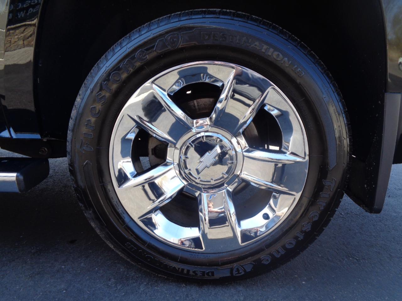 Chevrolet Suburban 4WD 4dr 1500 LT 2016