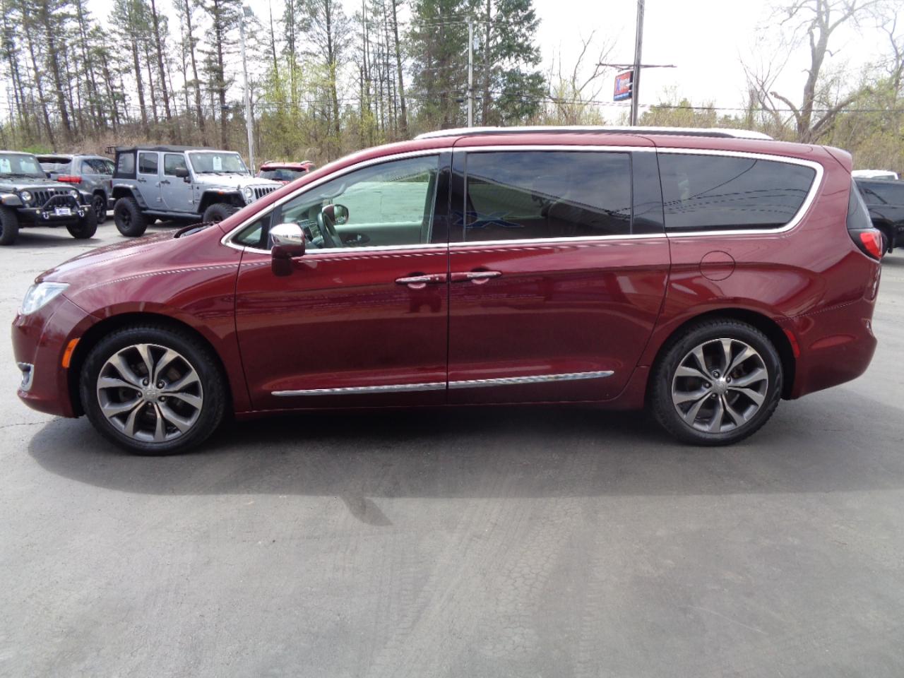Chrysler Pacifica Limited FWD 2017