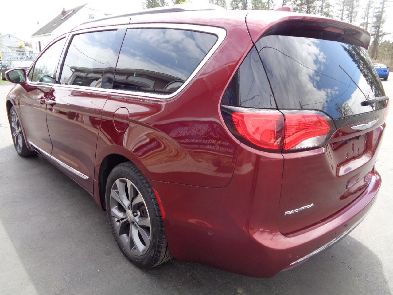 Chrysler Pacifica Limited FWD 2017