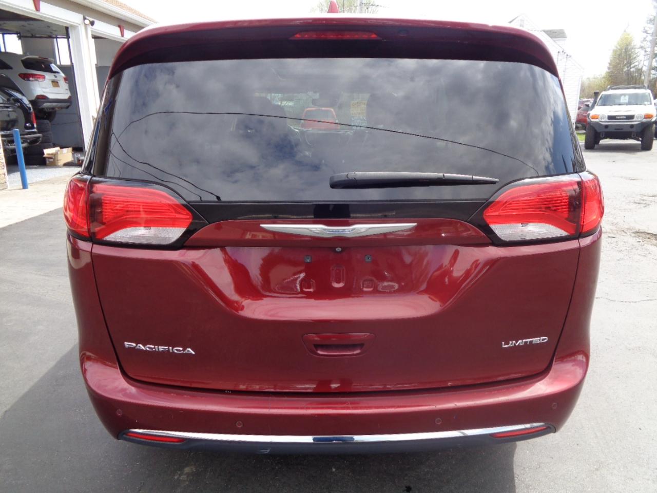 Chrysler Pacifica Limited FWD 2017