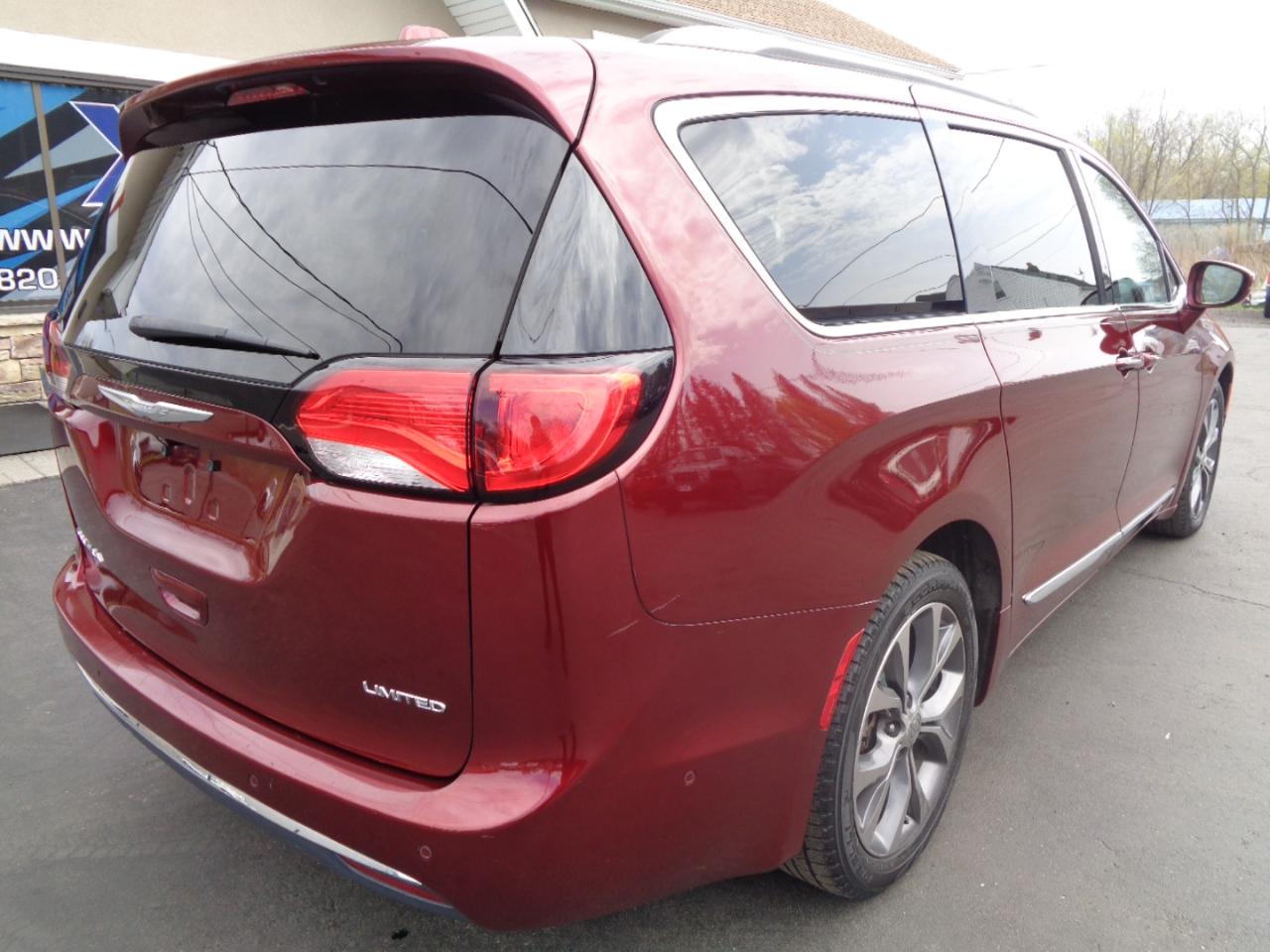 Chrysler Pacifica Limited FWD 2017