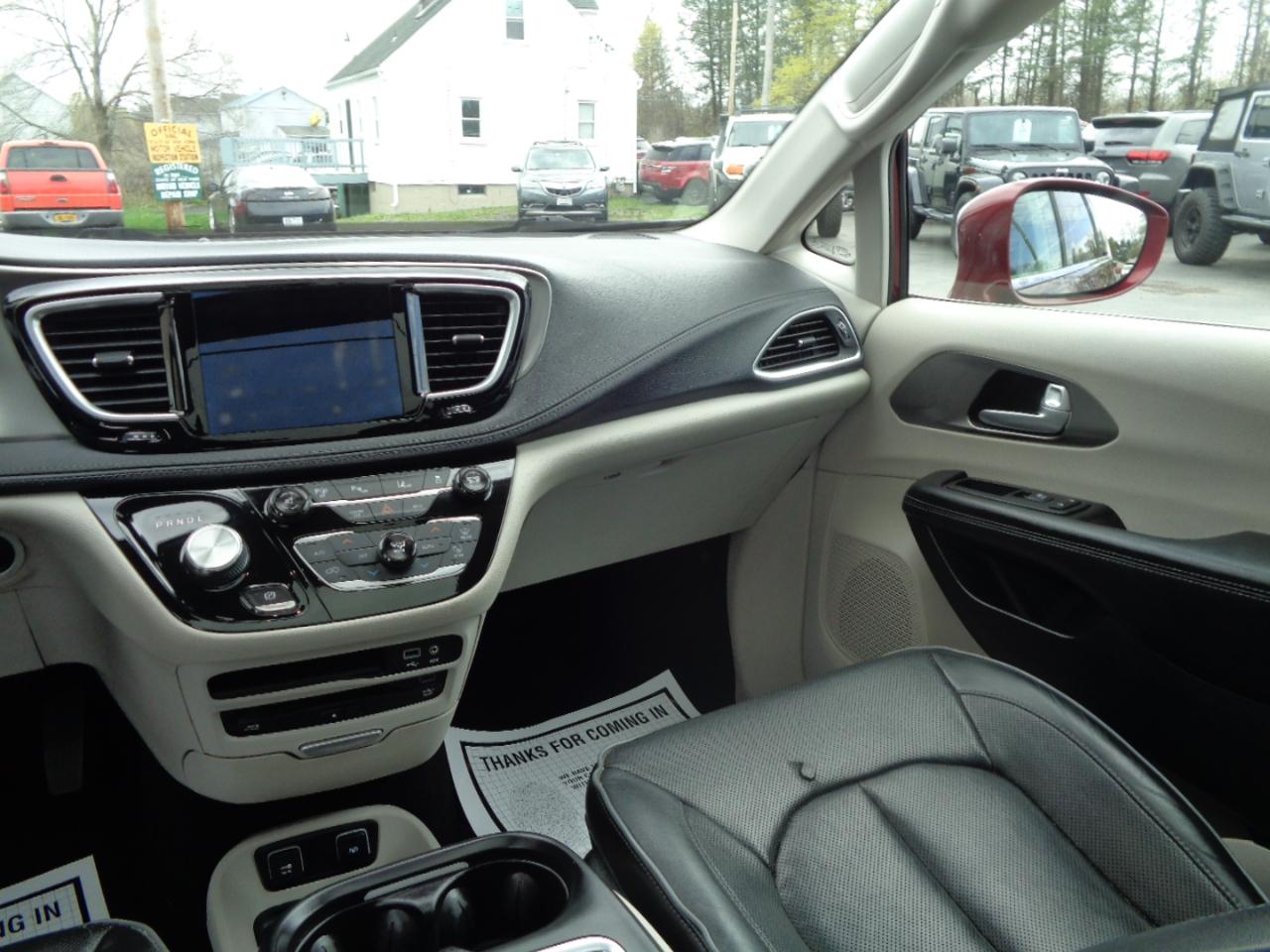 Chrysler Pacifica Limited FWD 2017