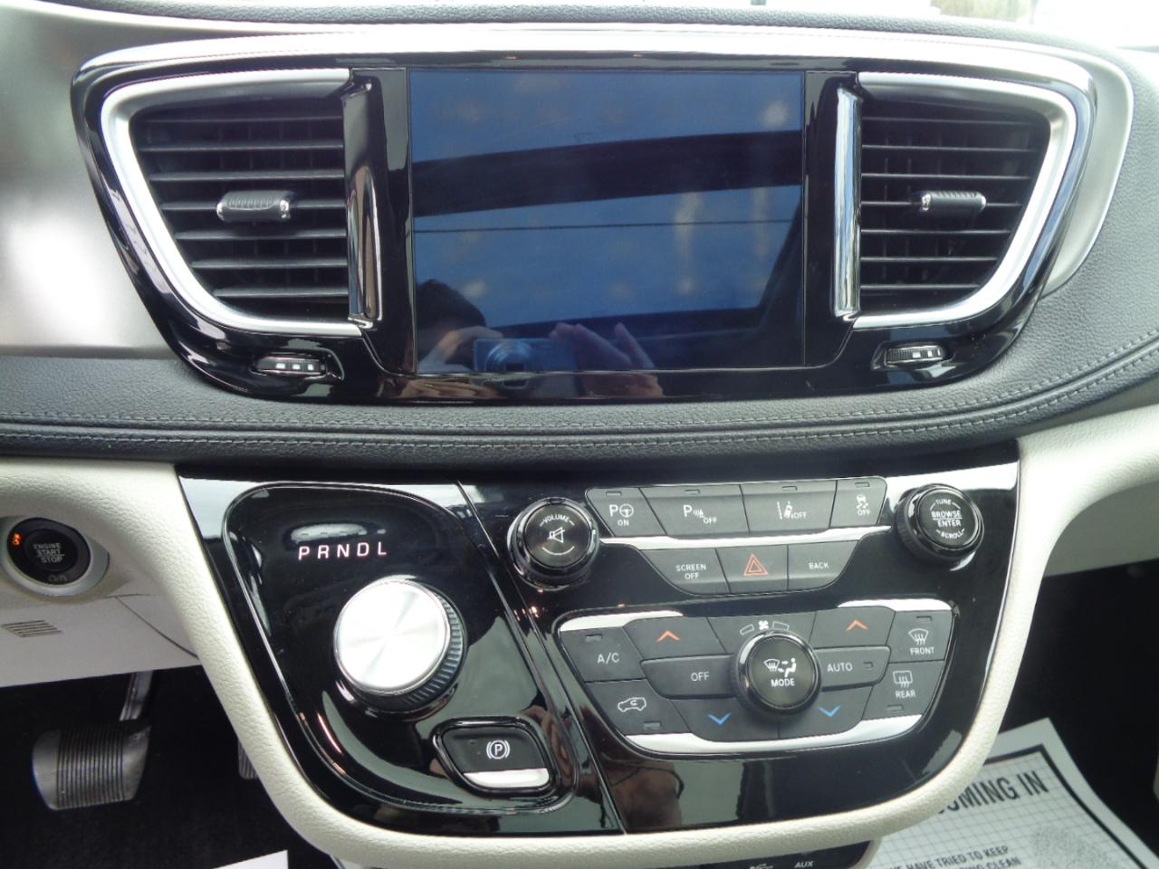 Chrysler Pacifica Limited FWD 2017