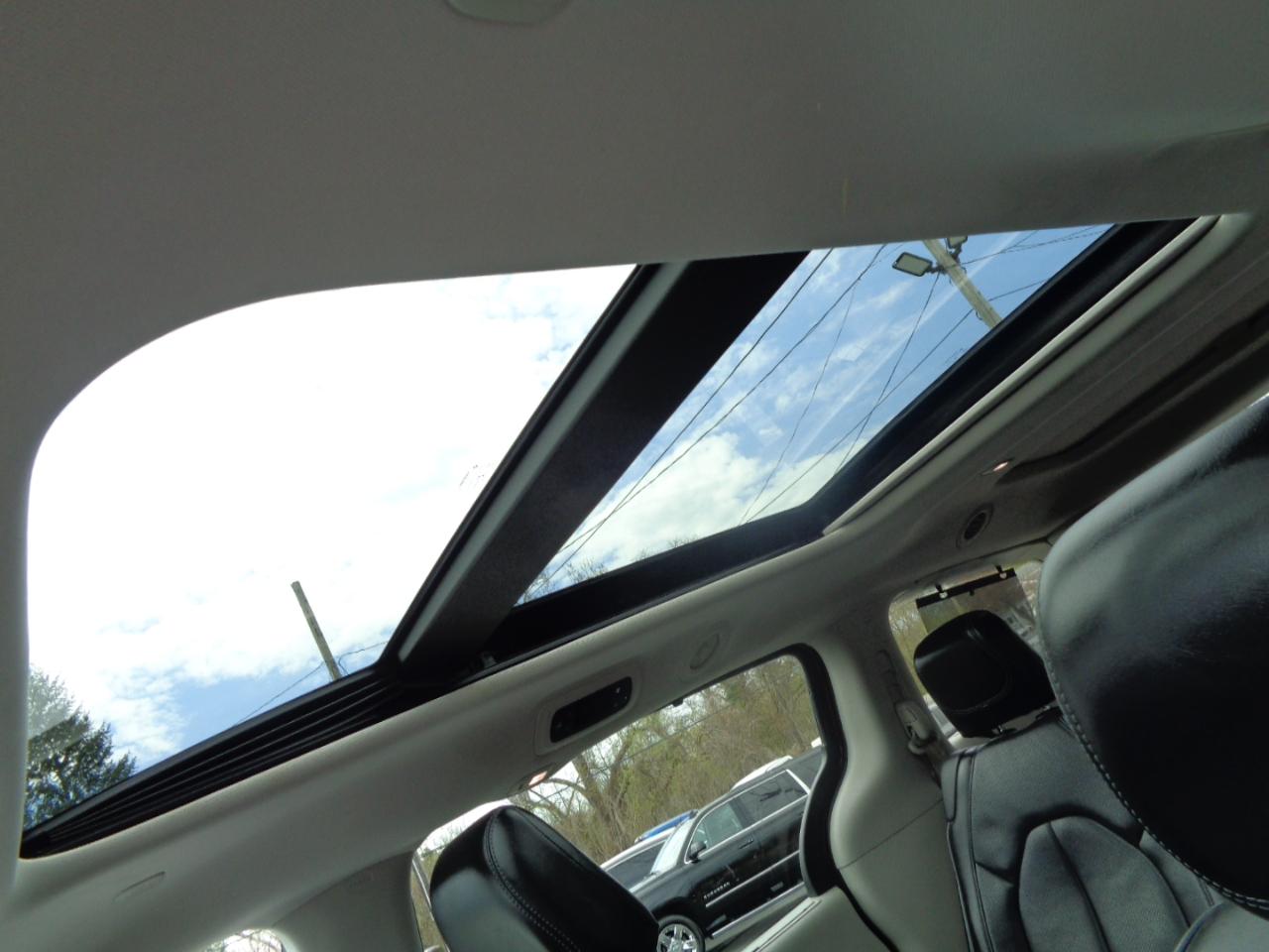 Chrysler Pacifica Limited FWD 2017