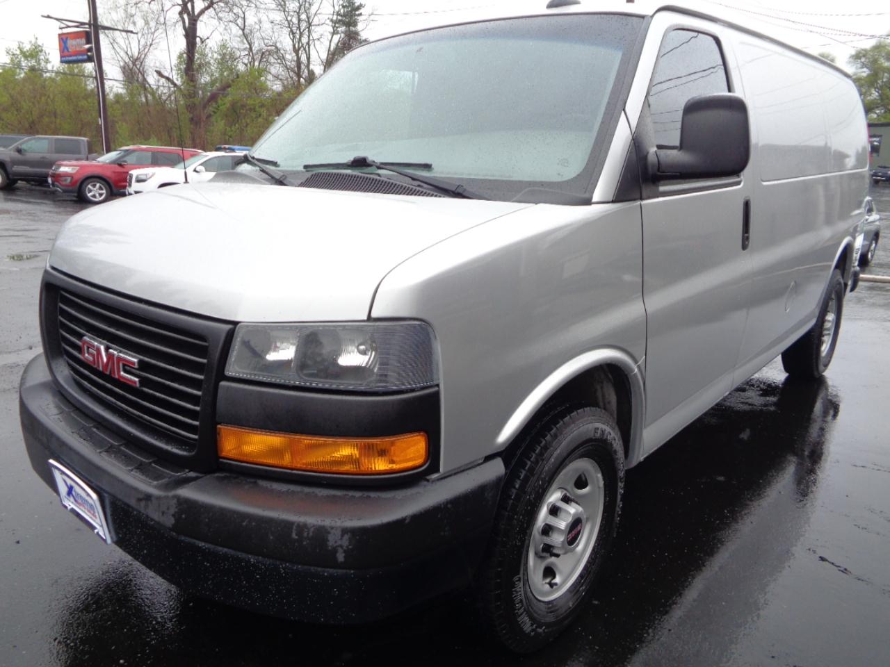 GMC Savana Cargo Van RWD 2500 135" 2020