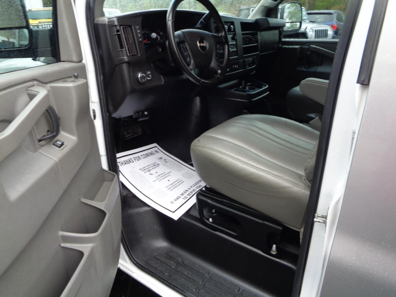 GMC Savana Cargo Van RWD 2500 135" 2020