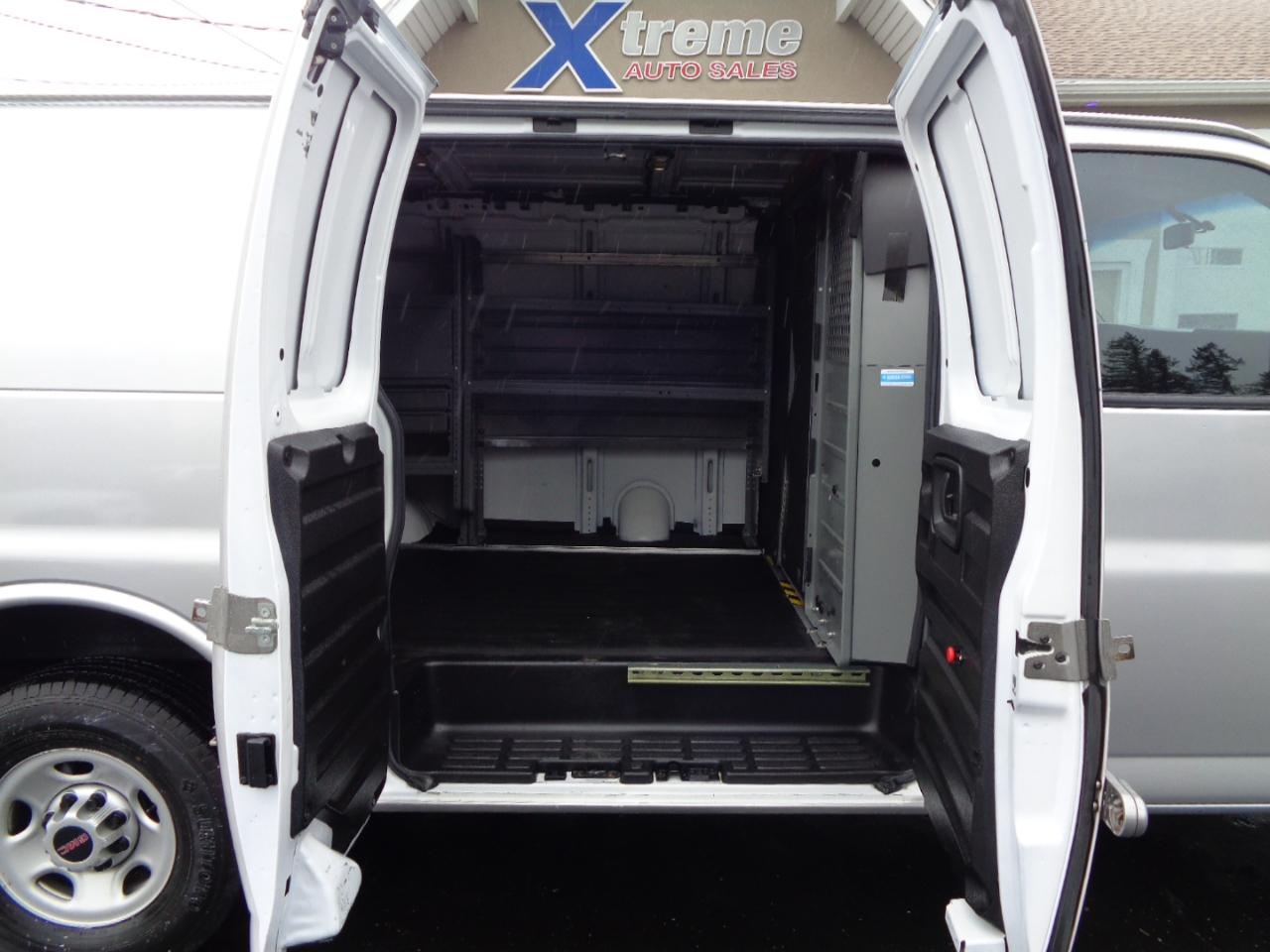 GMC Savana Cargo Van RWD 2500 135" 2020