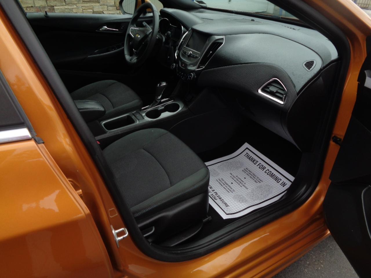 Chevrolet Cruze 4dr HB 1.4L LT w/1SD 2017