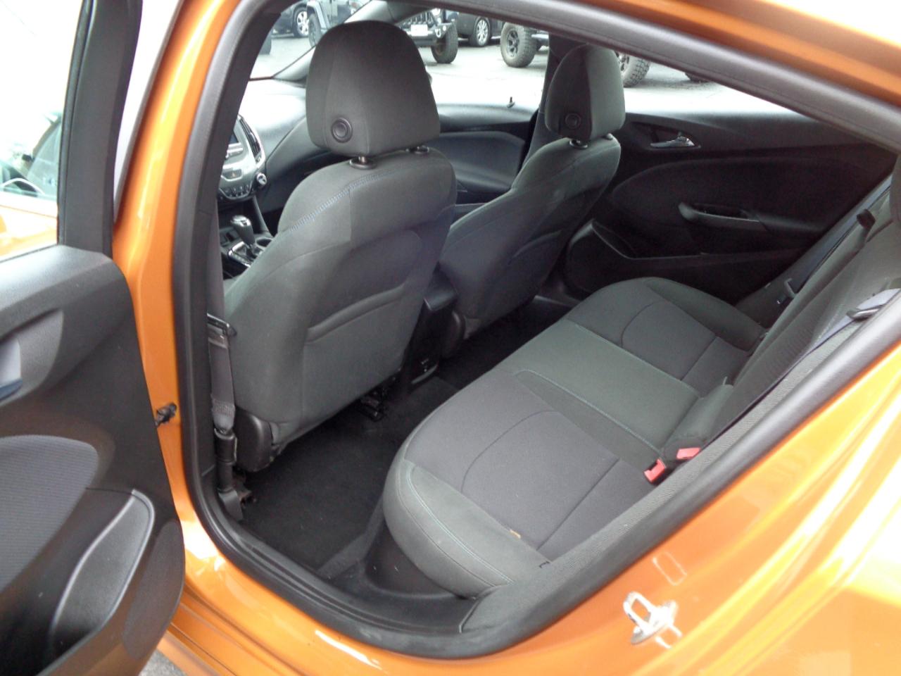Chevrolet Cruze 4dr HB 1.4L LT w/1SD 2017