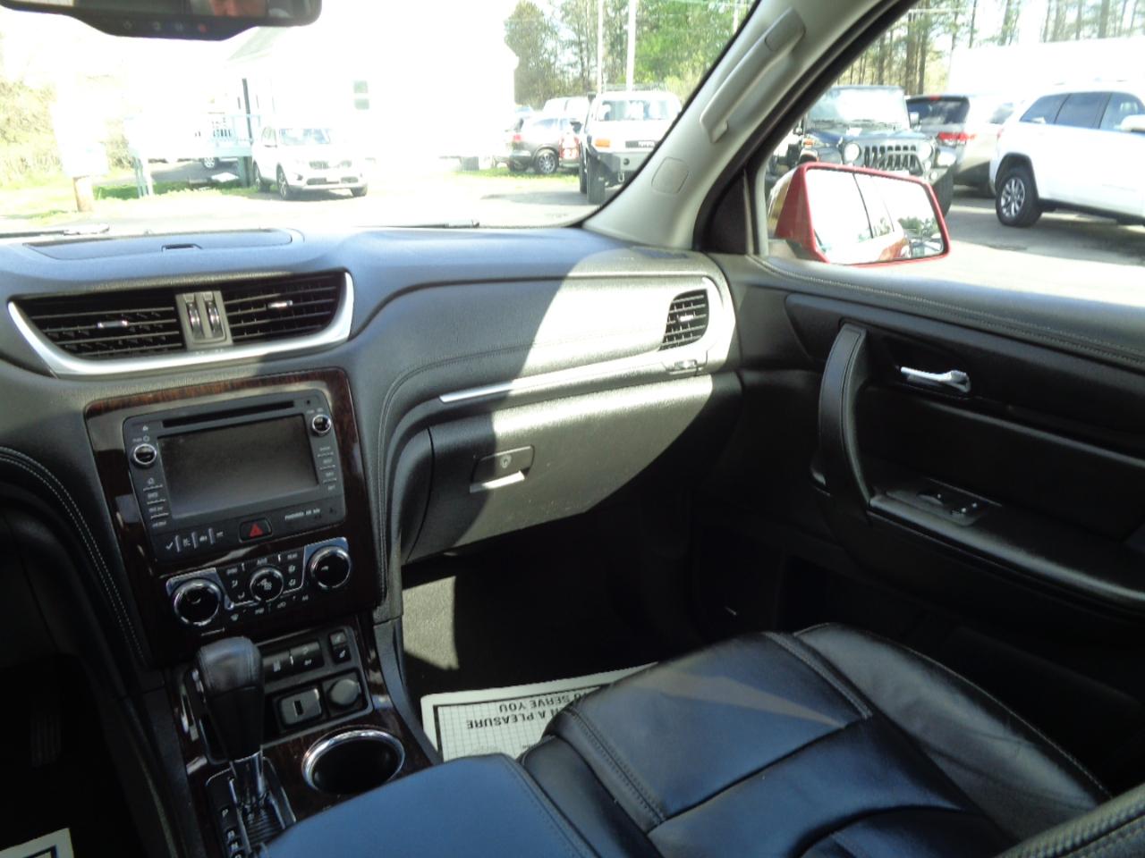 Chevrolet Traverse AWD 4dr LT w/2LT 2015