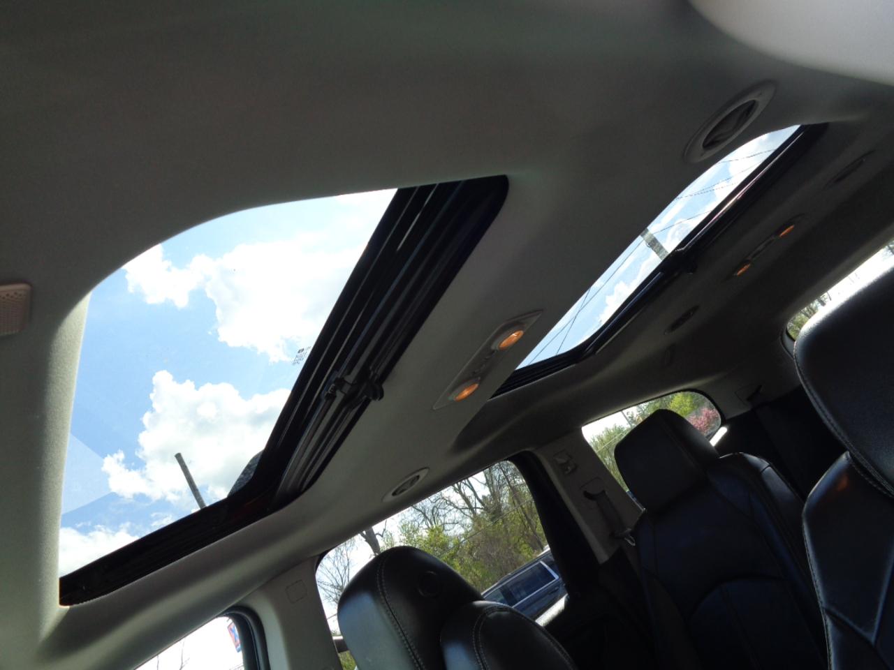 Chevrolet Traverse AWD 4dr LT w/2LT 2015