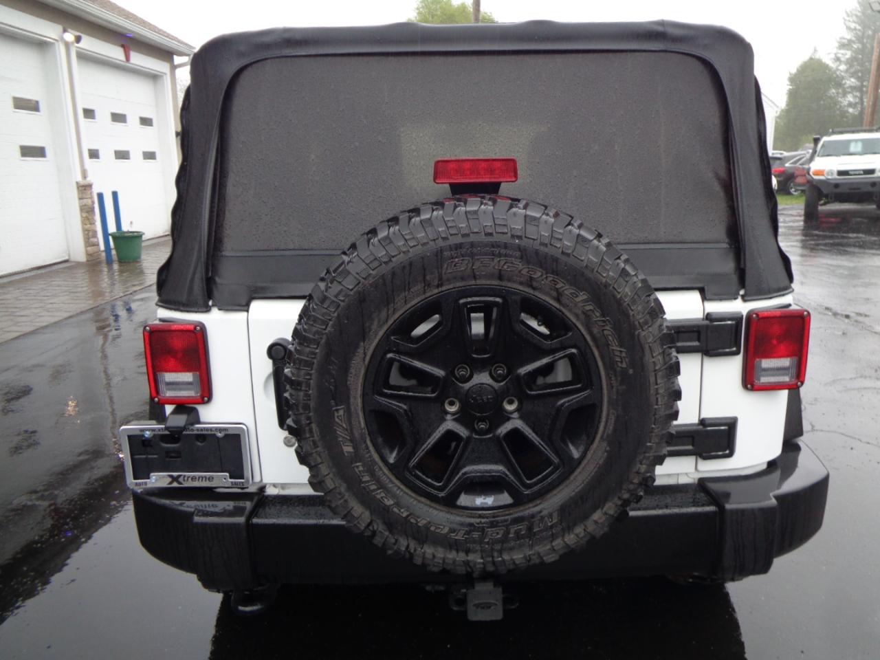 Jeep Wrangler 4WD 2dr Willys Wheeler 2015