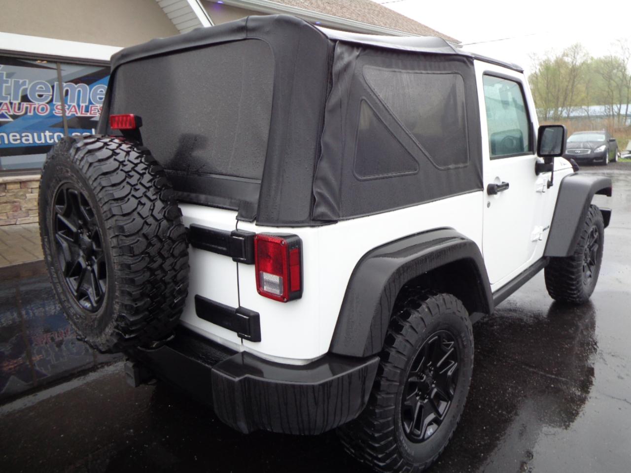 Jeep Wrangler 4WD 2dr Willys Wheeler 2015