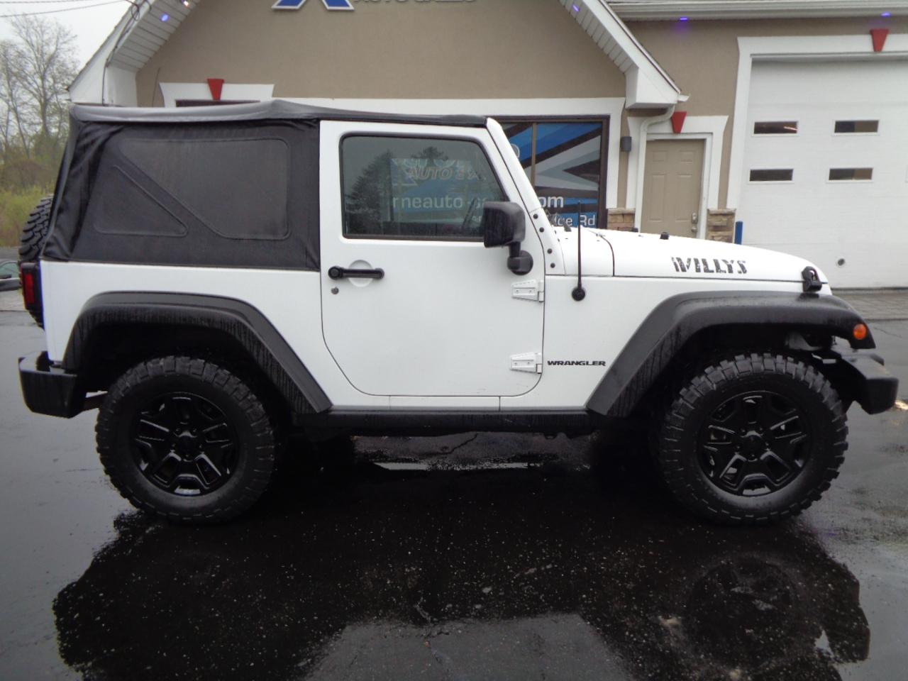 Jeep Wrangler 4WD 2dr Willys Wheeler 2015