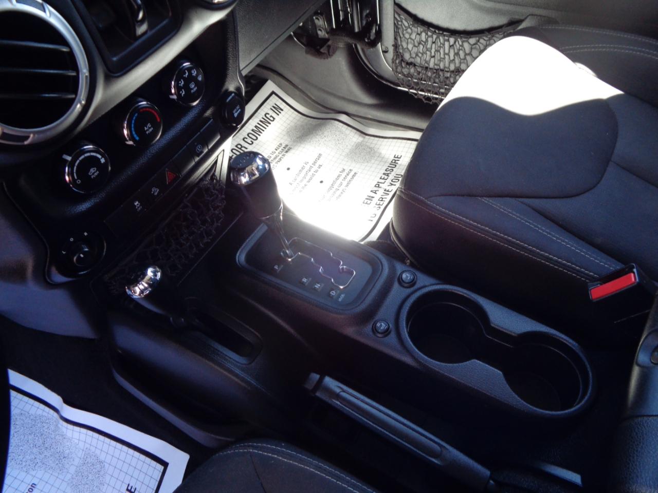 Jeep Wrangler Unlimited 4WD 4dr Sahara 2015