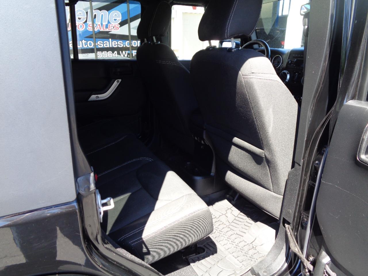 Jeep Wrangler Unlimited 4WD 4dr Sahara 2015