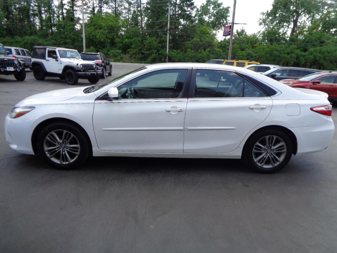 Toyota Camry XLE Auto (Natl) 2017