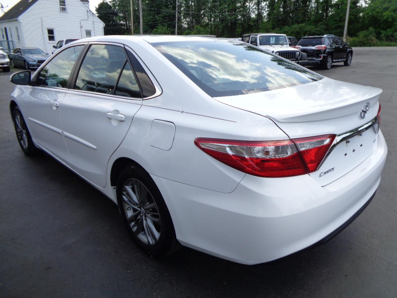 Toyota Camry XLE Auto (Natl) 2017