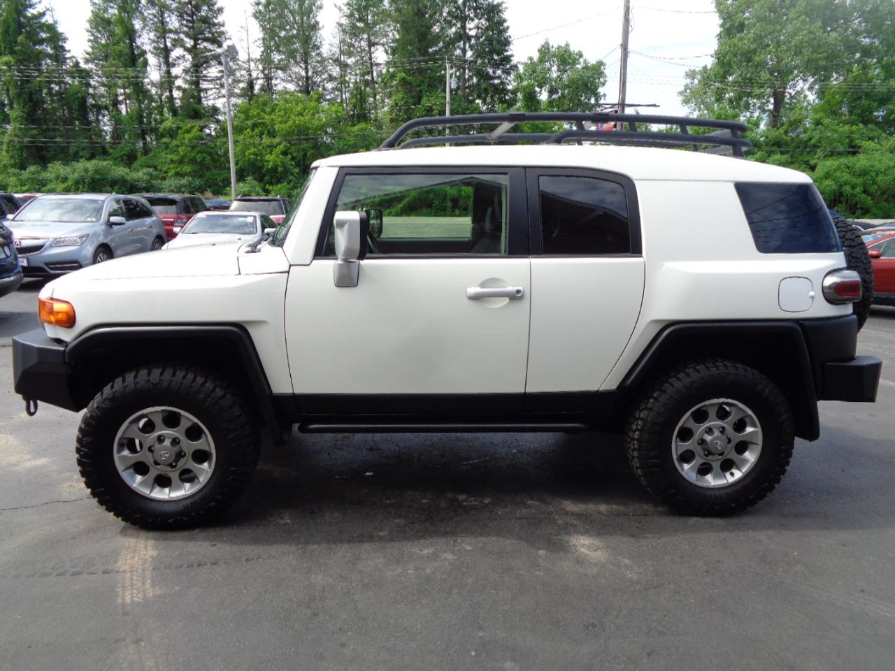 Toyota FJ Cruiser 4WD 4dr Man (Natl) 2013