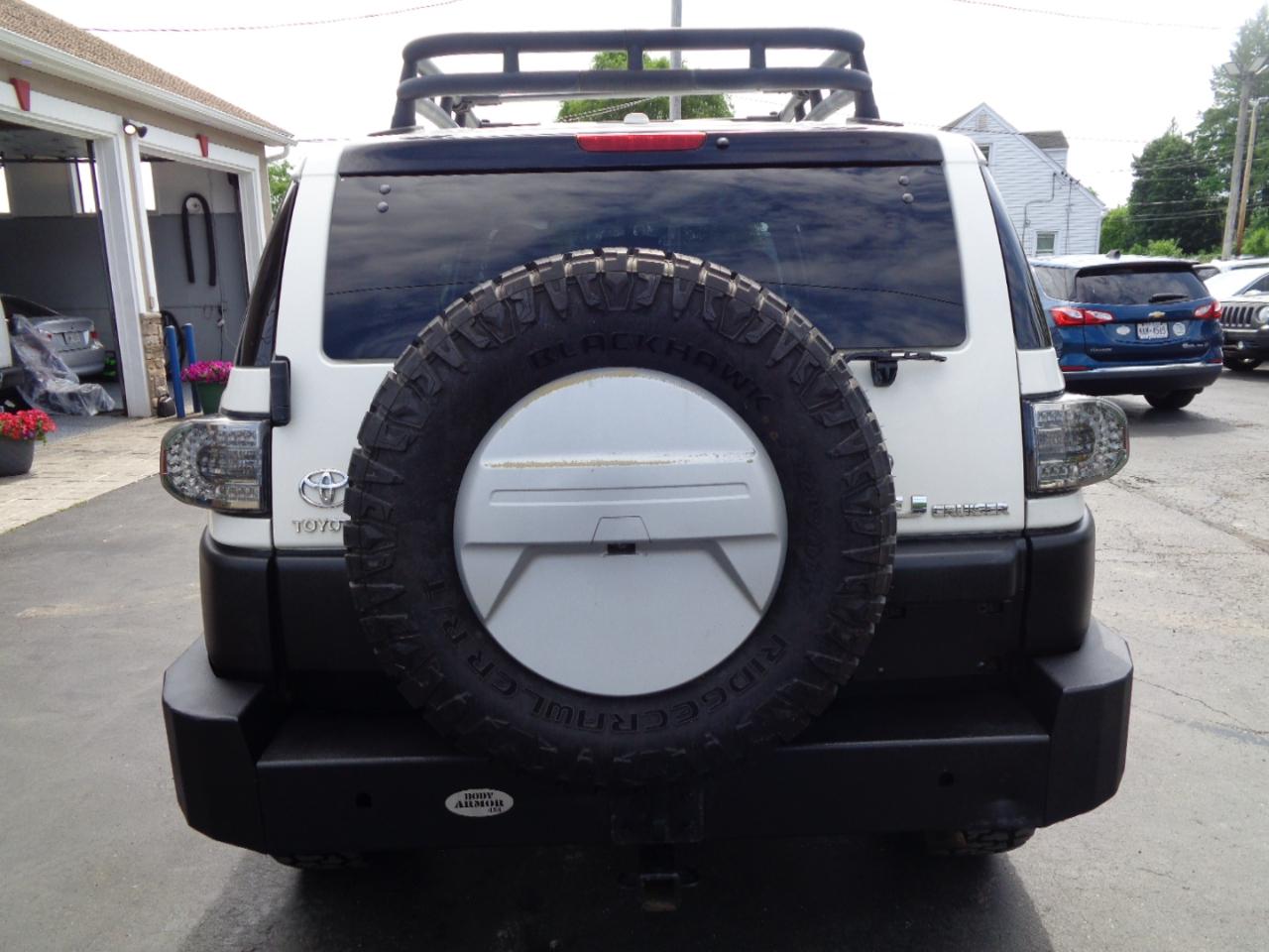 Toyota FJ Cruiser 4WD 4dr Man (Natl) 2013