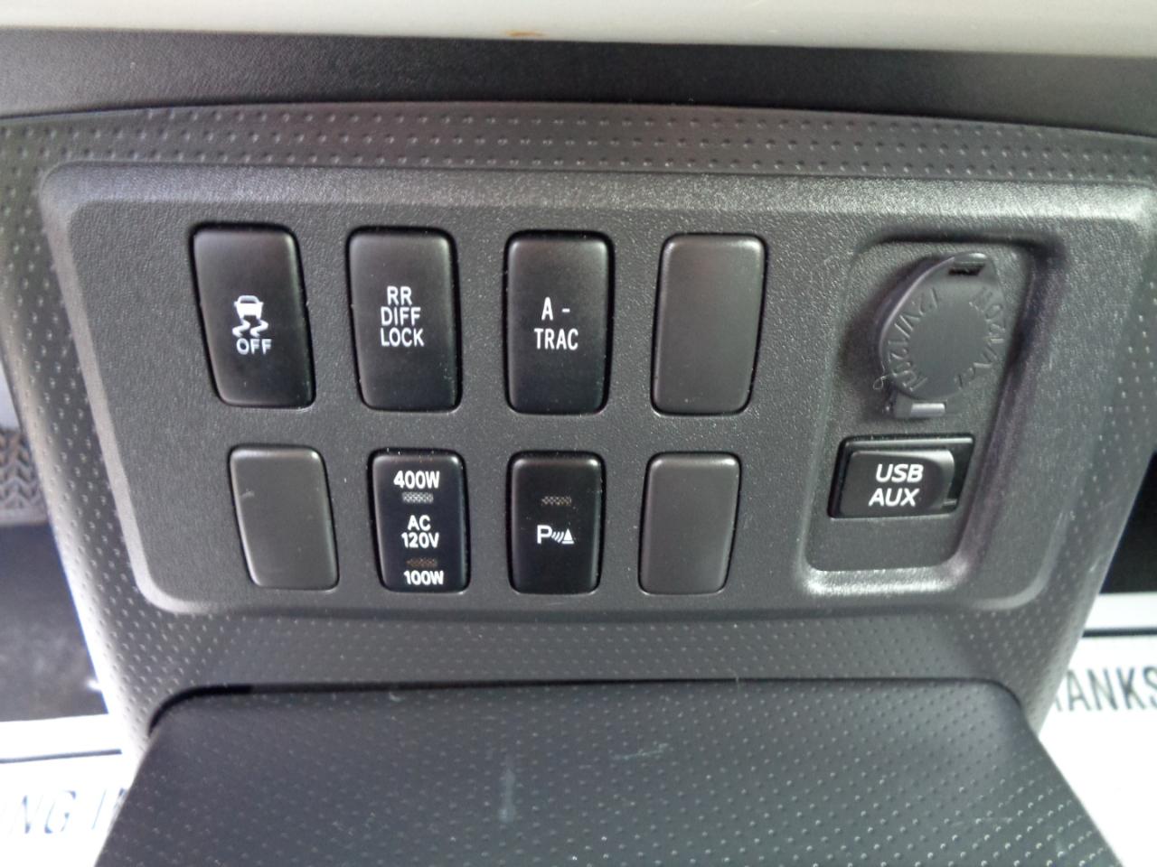 Toyota FJ Cruiser 4WD 4dr Man (Natl) 2013