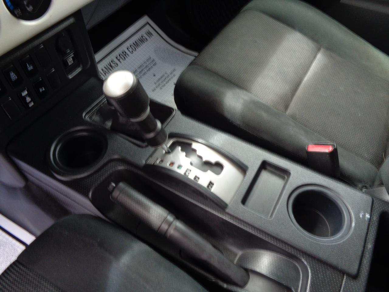 Toyota FJ Cruiser 4WD 4dr Man (Natl) 2013